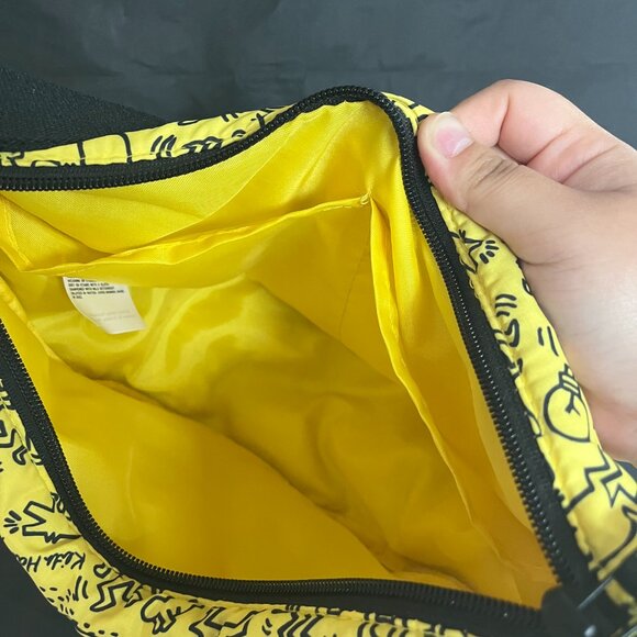 Uniqlo Keith Haring Round Mini Shoulder Bag Limited Edition - Picture 4 of 7